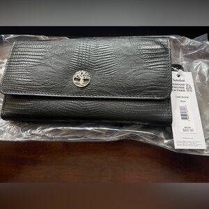 New women’s trifold timberland, black leather wallet